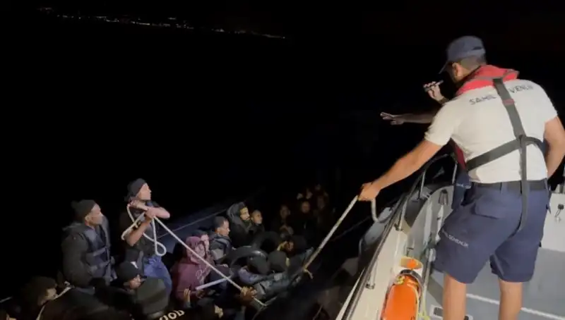Çeşme Open Sea: Kurtarılan 42 Kaçak Göçmenin Hikayesi