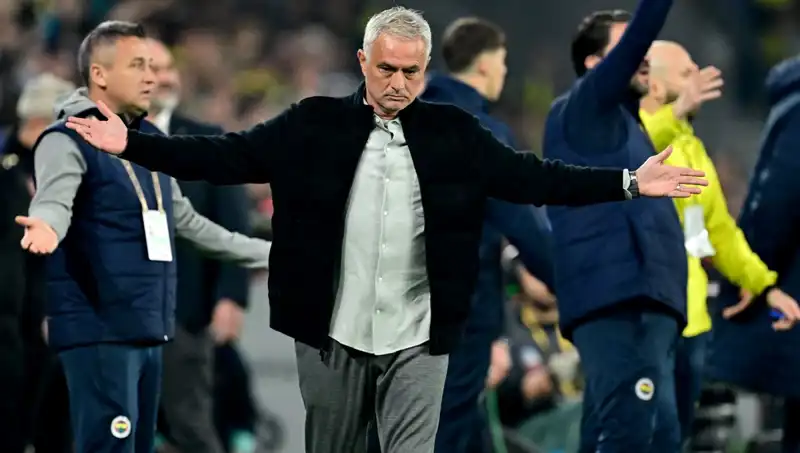 Mourinho'ya Gelen Tepkiler: "Moda Geçmiş Bir Antrenör!"