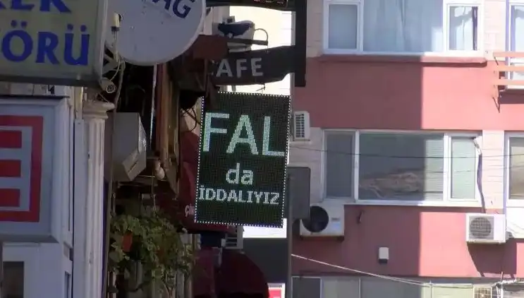 Fal Bakmak, Para Kazanmak İsterken Hapis Cezasıyla Karşılaşabilirsiniz!
