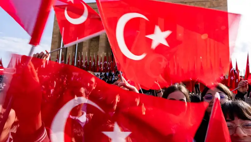 Türkiye'nin Her Yeri 23 Nisan Coşkusuyla İnledi: Renkli Kutlama Manzaraları